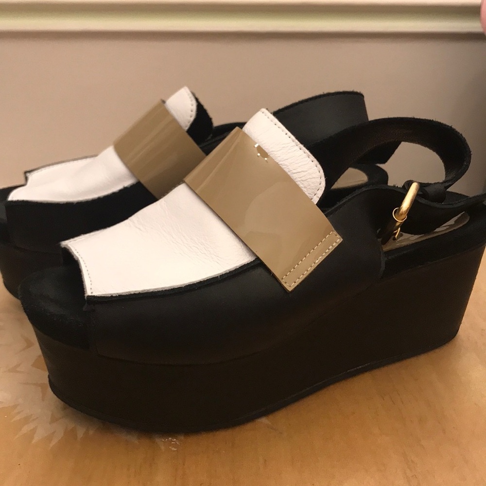 Women’s  leather shoes